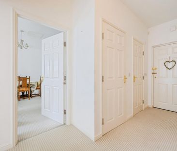 2 bedroom Flat To Let - Photo 5