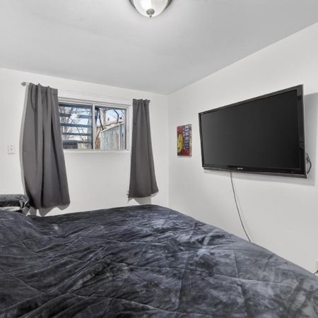 4 et demi demi sous-sol - TRÈS BIEN PLACÉ - Photo 4