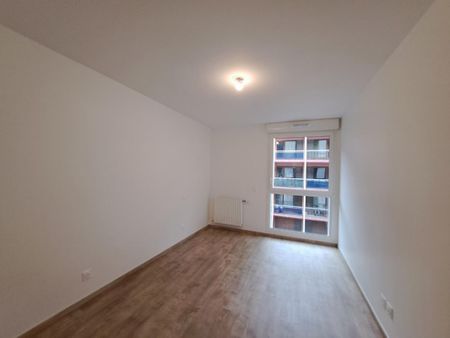 Location Appartement 2 pièces 45m² THONON LES BAINS 74200 - Photo 5