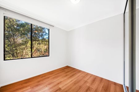 Spacious 2 Bedroom Apartment In Convenient, Family Friendly Complex - Photo 4