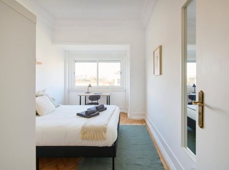 Avenida de Berna, Lisbon, Lisbon 1050-038 - Photo 5