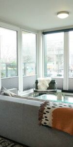 2BD 2BA Bright corner Gastown unit in the heart of the city - Photo 3