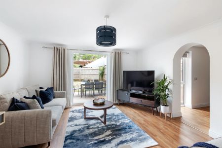 3 Bed, House - Photo 3