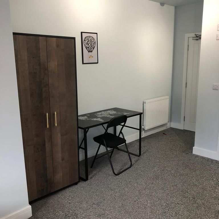 1 bedroom in a house share to rent - Photo 1