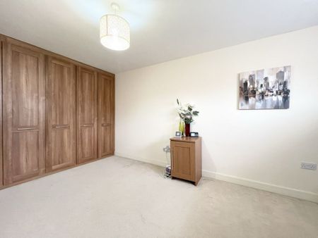 4 Bedroom Detached - Photo 4