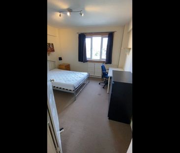3 Bed Flat, Alexander Drive, EH11 - Photo 2