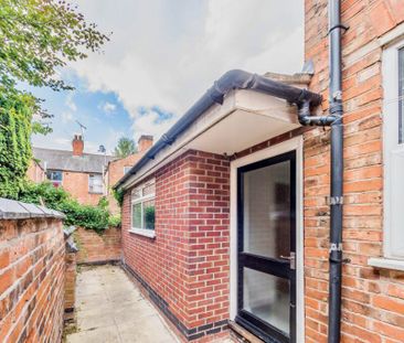 5 bedroom terraced house to rent - Photo 5