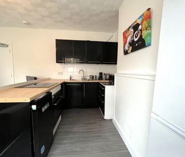 1 bedroom in a house share to rent - Photo 4