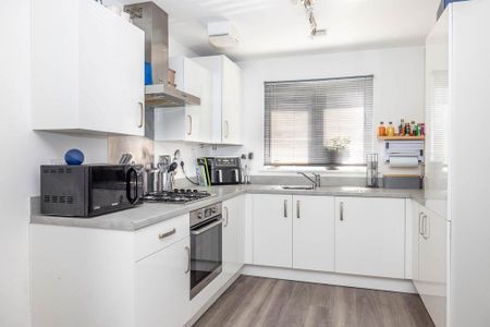 3 bedroom terraced house to rent - Photo 2
