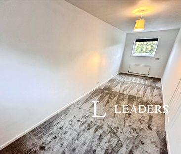 3 bedroom house to rent Monsal Grove, ST1 - Photo 6