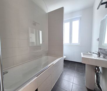 Location Appartement 2 pièces 50m² ROUBAIX 59100 - Photo 3