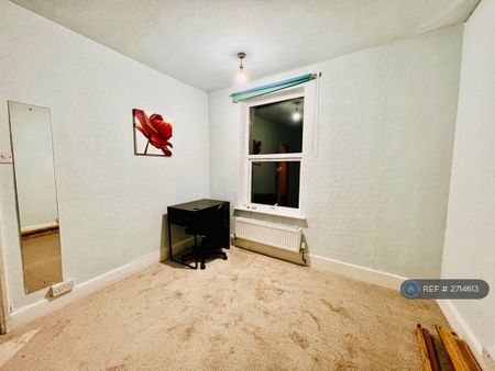 3 bedroom terraced house to rent - Photo 5