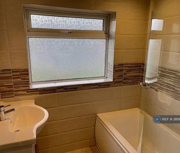 3 bedroom end of terrace house to rent - Photo 1