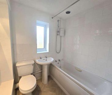 Chiltern Avenue, Farnborough, GU14 - Photo 6