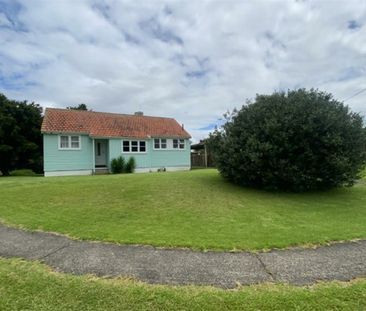 3 Bedroom Home - Quiet West Side Location - Photo 5