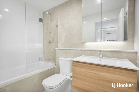 Beautiful 2 Bedroom Apartment - Fantastic Location! - Photo 4