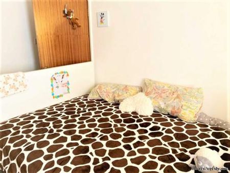 2 bedroom property to rent in London - Photo 2