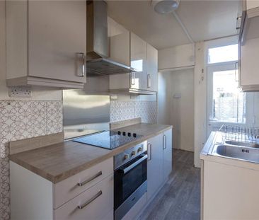 4 bedroom terraced house to rent - Photo 6