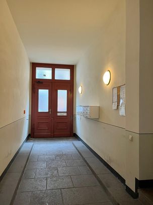 geräumige 3- Raumwohnung mit Balkon & Fahrstuhl am Görlitzer Theater ! - Photo 1