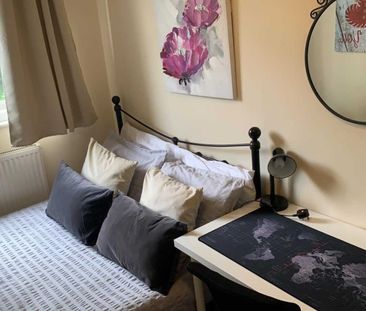 Room 4: 1 Windsor Close, Guildford, GU2 7QU - Photo 5