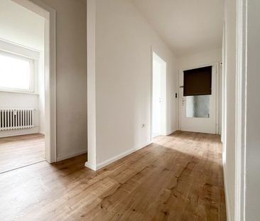 Renovierte 3-Zimmer Dachgeschoss Wohnung in Arnsberg mit eigener Garage - Foto 1