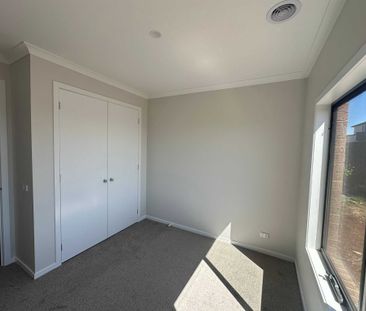 Modern Living with Comfort, Space, and Style - Photo 4