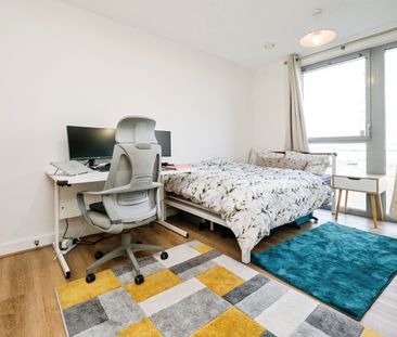 3 Bed Flat, Heron Place, E16 - Photo 4