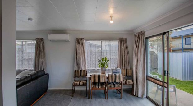 Tidy Home Close to Town - Photo 1