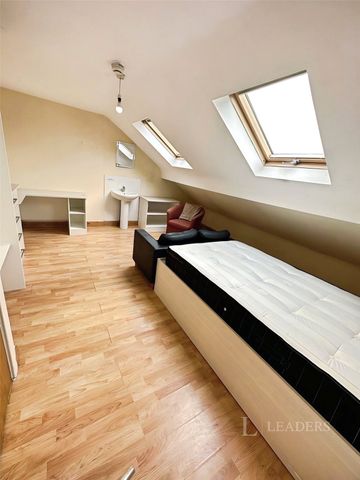 8 bedroom house to rent Talbot Road, Fallowfield, Manchester, M14 - Photo 4