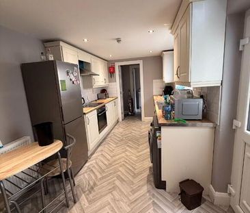 STUDENT ACCOMMODATION, 31 Aberfoyle Terrace, Derry/Londonderry, BT4... - Photo 2