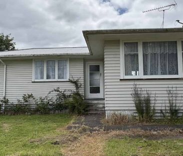 Three bedrooms, Large corner section! - Photo 3