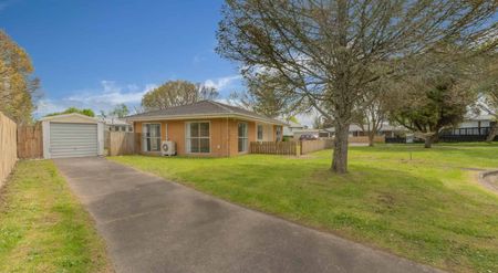 Charming 3-Bedroom Family Home - Photo 3