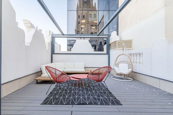 Alquiler de ático en Calle de Valverde - Photo 1