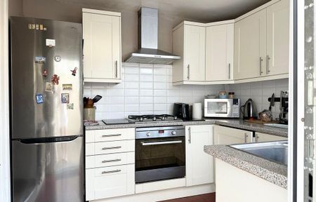 2 bedroom terraced house to rent - Photo 2