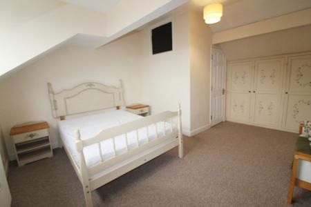 Holland Road - S2 - 4 Beds - Photo 1