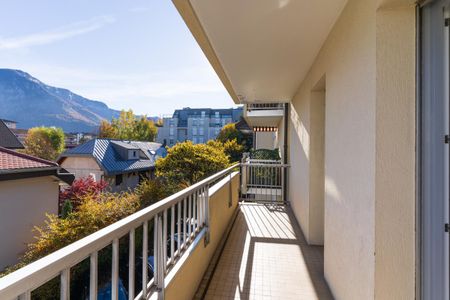 Location Appartement 1 pièce 35m² ANNECY 74000 - Photo 4