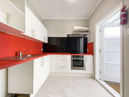 Welcome to 134a Riddiford Street. - Photo 5