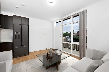 Bright & Private Apartment Moments from Transport & Shops! - Photo 3