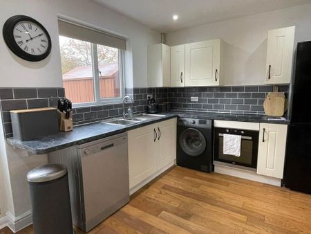 2 bedroom terraced house to rent - Photo 5