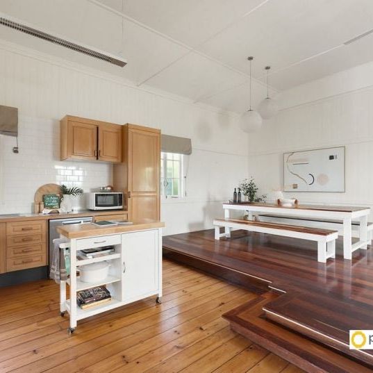 Beautifully Renovated Character Home, perfect for Families! - Photo 1