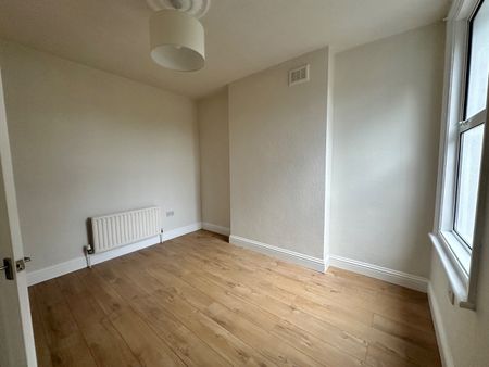 2 Bed Flat, Medusa Road, SE6 - Photo 4