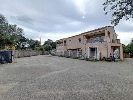 Location Appartement 3 pièces 81m² AFA 20167 - Photo 3