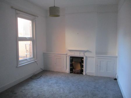5 bedroom flat to rent - Photo 2
