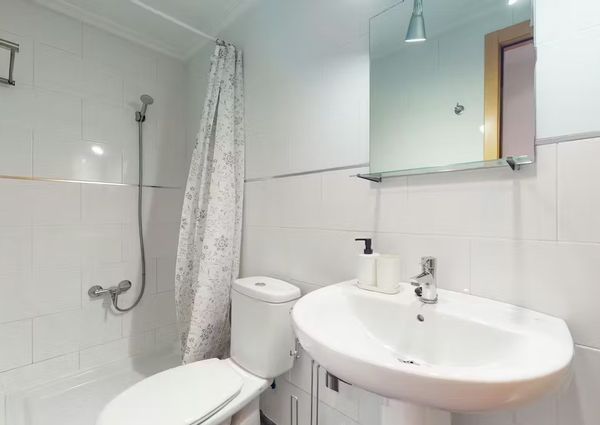 Avinguda del Port, Valencia, Valencian Community 46021