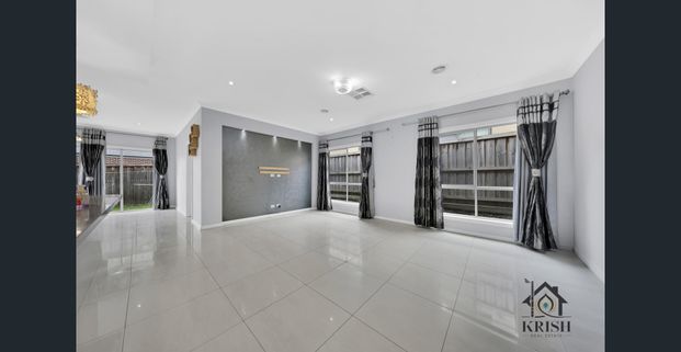 QUALITY HOME WITH FANTASTIC NEIGHBOURHOOD - Photo 1