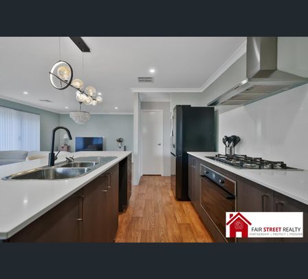 17 Waardong Court, Halls Head, WA 6210 - Photo 1