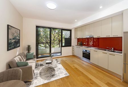 STUDIO APARTMENT IN THE HEART OF KINGSFORD | Unfurnished - Photo 3