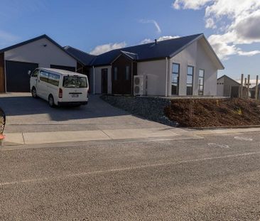 High-End New 2-Bed Home - Photo 3