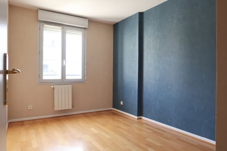 Location Appartement 3 pièces 64m² ST ETIENNE 42100 - Photo 4