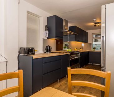 Newly renovated detached house with parking - Photo 4